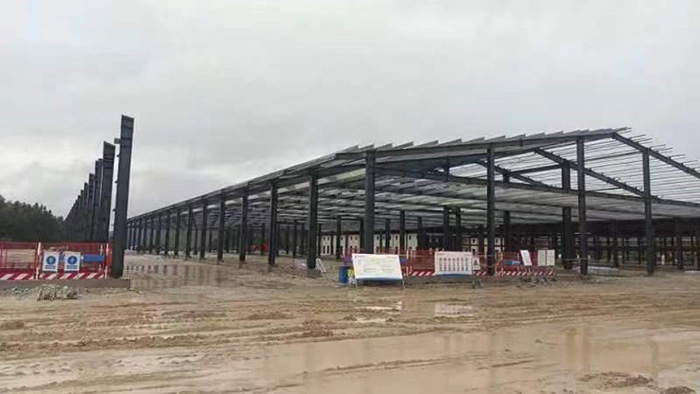 almacén con estructura de portal